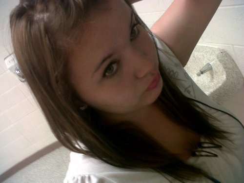 lilindaingirl's profile picture. Feel free to just ask :P lol