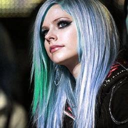 Quando você está longe.
Os pedaços do meu coração sentem a sua falta.!
Avril Lavigne