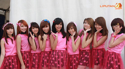 ♥ @Kezia_ChiBi and the gank | ♥ @AlifRizq and the gank. Follow my 2nd acct @r_ALIFANATICS4