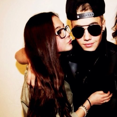 melanie | 17 | switzerland & thailand | directioner & belieber & potterhead | larry won't stop till we surrender ♡