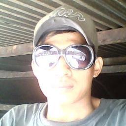 dunia masih berputar..keep smile :D
http://t.co/Saf3JiotCt…