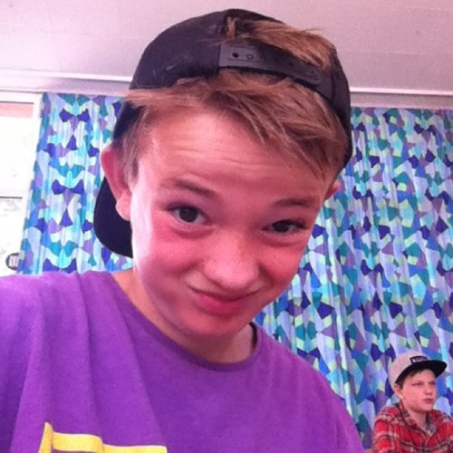 tobi4883's profile picture. 