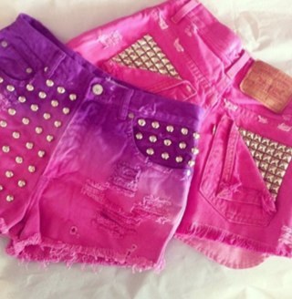 Dip Dye short voor een kleine prijs? Bekijk mijn site! Daar kan je onder andere vinden: dip dye shorts, galaxy shorts, make-up en nog veel meer ♥