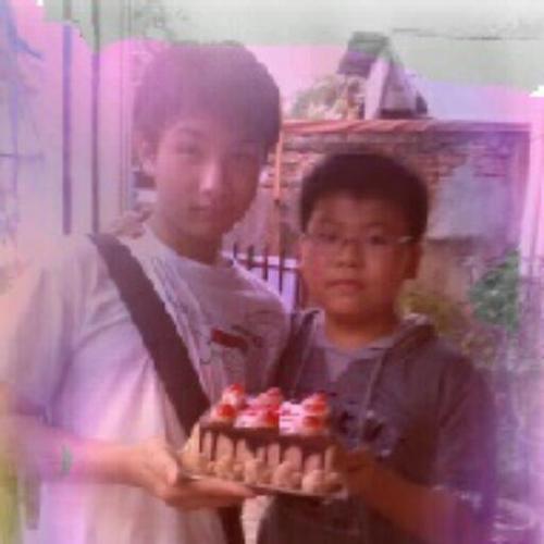 Laki 
.
.
.
.
.
.
.
.
.
.
.



selesai