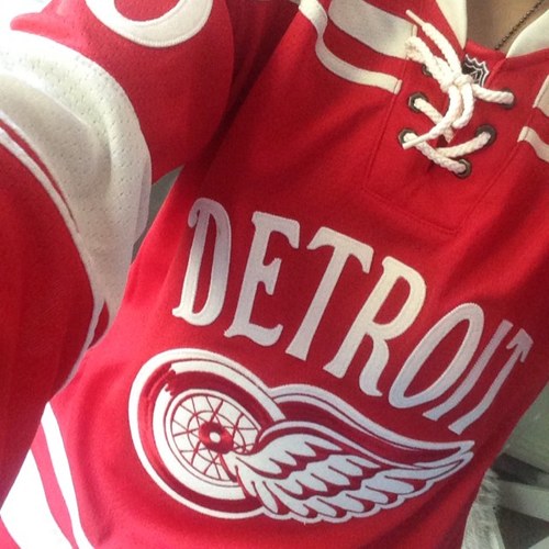 hockey_girl2198's profile picture. Just another hockey girl✌ #LGRW Follow me on instagram @hockeygirl2198