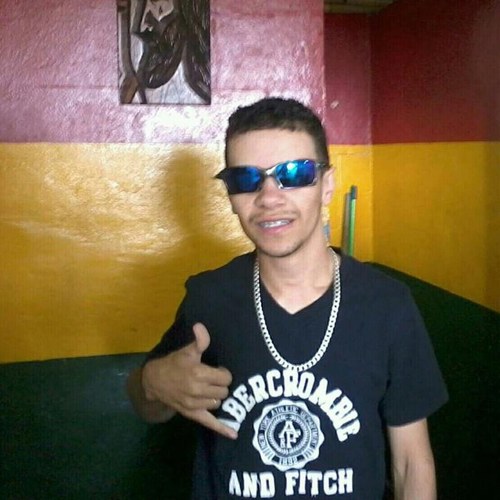 ' e se  tiver problemas por favor me chame, 
porque se os cara tira onda nos tiramo tsuname...'