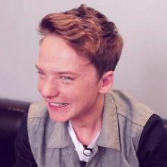 A shared account, for Mayniacs who want to gain more followers, or even a Conor follow! run by @ImTessaMaynard & @tashaxhigginson
