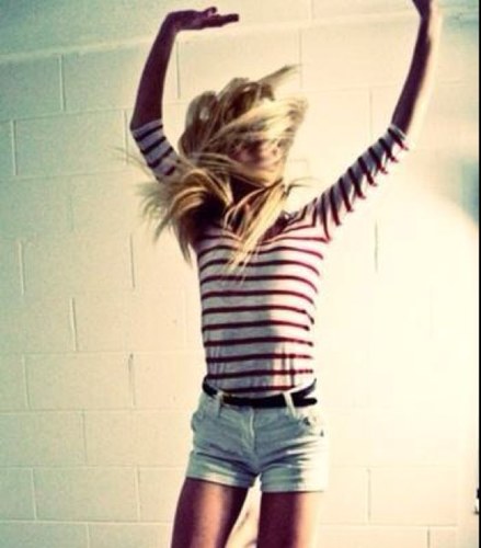 Bitch. Blonde. And weird as hell. 'Merica. Follow mehhhh.
