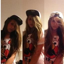 looking for my prince just got to wait loves plaing my guitar singing loves nando's yummy;D loves playing pranks on friends and loves watching films with people