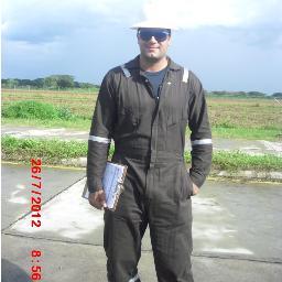 Ingeniero Mecánico, de signo Tauro y fiel al deporte.!