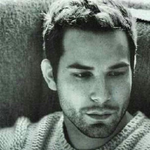 Skylar Astin is my world~In love with him since the first time~The original rump shaker~Very californian~Books and films~LiveOurLife and the others are jokes~