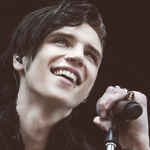Scream, shout.
Scream, shout, we are the fallen angels!