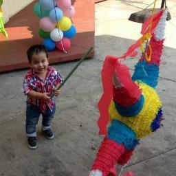 Pasamos la vida comprando ropa sin saber que los mejores momentos se viven sin ella :)
