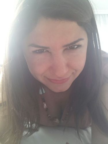 dilanrecber's profile picture. Daha da garibi, varlığın şarabıyla Ne kadar ayık da olsam, sarhoş gibiyim.