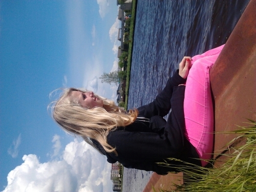 nordwincollege 1,3/ iloveyou honn x! yoursiss / heee schattjee i love you so much wil je never nooit meer kwijttt babee xoxo tessa / besfriend @Sanne__Followme