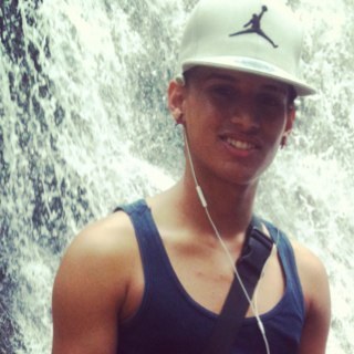 Mickey23MG03's profile picture. follow me and I follow you back. ;) Sigueme y yo te sigo pa atras. ;)