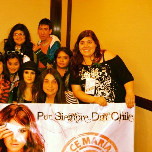 Soy buena persona me gusta mucho el trabajo soy fantástico de dulce maria me gusta mucho la música y si alguien es fantástico de dulce maria sigan me