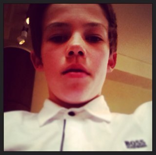 @EntwistleTaylor follow my other account M.U.F.C TILL I DIE !!!! !!! YOU LOOK LOST....FOLLOW ME ? :D