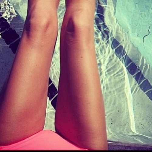 ThinTanPink's profile picture. Dying to be thin. 

Journey from fat and ugly to thin and beautiful.

Thinspo