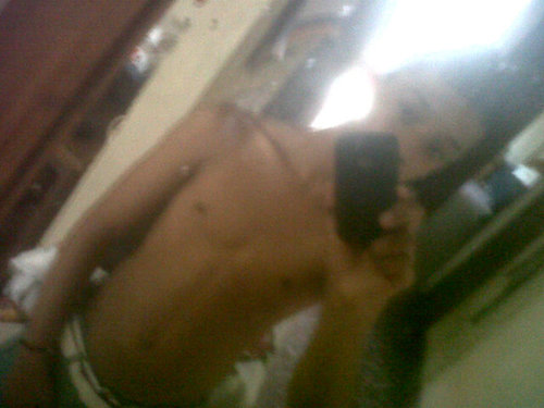 Soy tierno lindo guapo y tierno cn las mujeres salgo en las noches a peliar para desqitarme cuando toy enojado y tengo unos cuates buena onda cn migo.