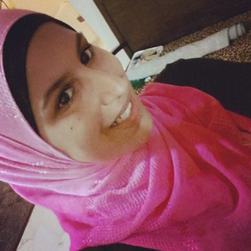 Cant live without my best frndz and family ! I love zayn malik and i love to meet people !