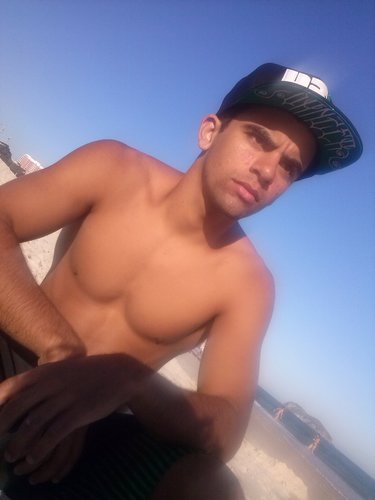 Renan Sobreira, Moro no Rio de Janeiro - RJ, tenho 19 anos, Gosto de Balada e Sair Com Os Amigos, Sou Flamenguista , Amo Web Designer e Designer Grafico .