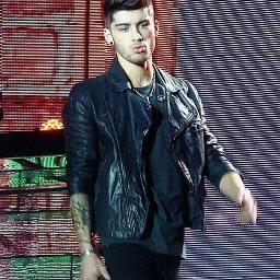 @luxuriatemalik gave you a free follow be gucci and follow her :)