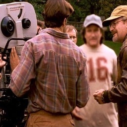 OutOfFocus_'s profile picture. is an online curatorial project organised by @_rosie_cooper and Ariella Yedgar; mostly centred around the tangential, ephemeral and vague in contemporary art.