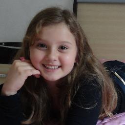 goto de dançar gosto de ir para a escola e amo minha familia !!!!