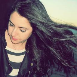 Escribiendo la historia de mi vida sin un borrador previo. Perdida en un mar de incertidumbre envidiando al tiempo por saber volar.