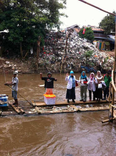 Mendedikasikan hidup dalam kesehatan masyarakat sesuai dengan profesi sebagai dokter dan memberikan solusi praktis kesehatan keluarga sehari hari