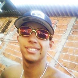 Perdi muito tempo pensando no que poderia dar certo, em vez de tentar. *