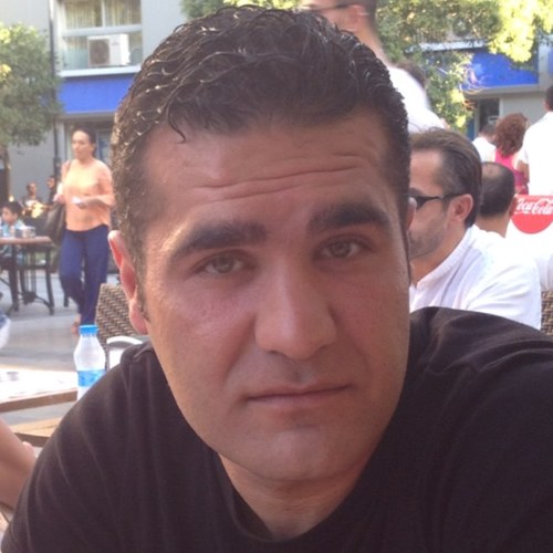 Gözlerimizin rengi ne olursa olsun
Gözyaşlarımızın rengi hep aynıdır.