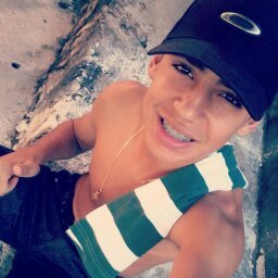 Sorria , mesmo sem estar sendo filmado ((: