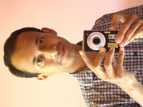 m a fashion designer & i like pho2graphy.