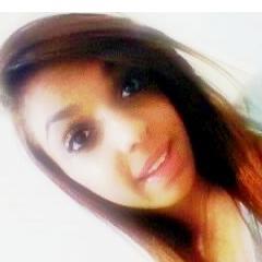 Dramática, irritante, carente, louca, irônica, desligada, perfumada ,fofa ,meiga, abusada, chata e muito ciumenta. Prazer, Livia :) Se não gosto de UNFOLLOW !