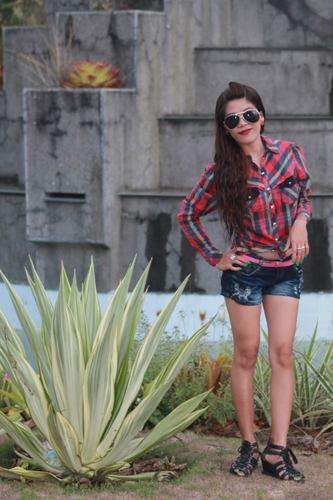 Xhine3's profile picture. I am a person who is positive about every aspect of life. There are many things I like 2 do, I like 2 get up late I like 2 be alone & surrounded by people.