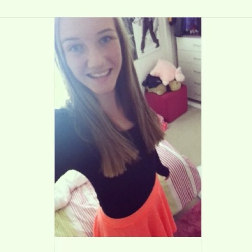@jasonderulo is my faveeee~ and hes following me!