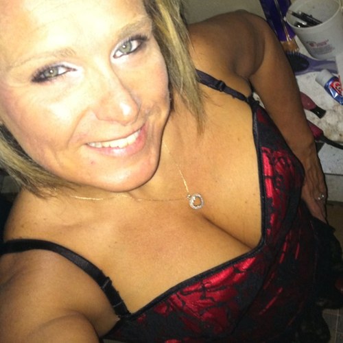 arpterri's profile picture. Hello I'm Terri !! Mother of two. And just looking to check this out n see whst it's all abt