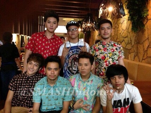 this is an OFFICIAL ACCOUNT of @SMASHIndonesia Jakarta Selatan Indonesia, more info *cek TL FAV kitaa yaa :* 19Maret2011