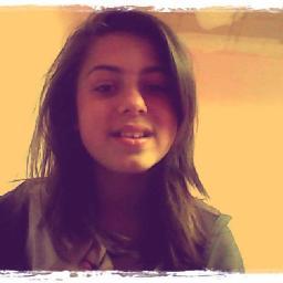 Bonjours,Bonsoir.Je m'apelle clémence,j'ai 12 Ans,et je suis une directioners ! x3 x3