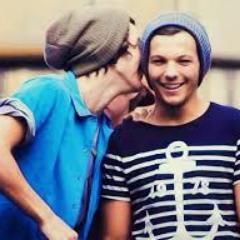 louis and harry share a love like no other. 6/10/13 was perfection, best night of my entire life! ✝ ☯ ♫ 
http://t.co/cOcHRd8EoW