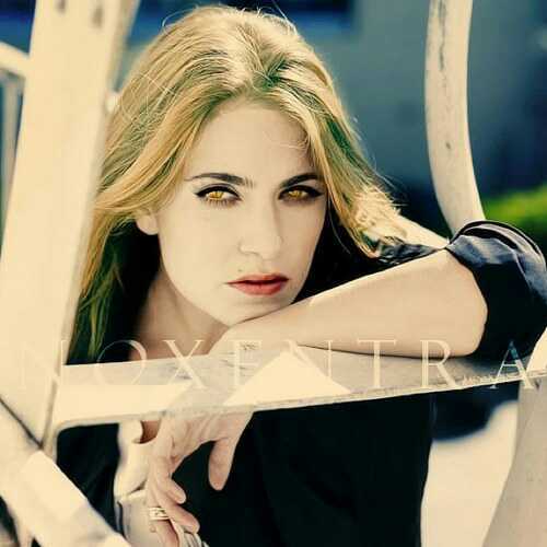 Clan Cullen.Vampira.Carlisle me convirtio en vampira porque fui violada.Amo a Emmet.Vampira Sexy de Forks.Llamame Rose