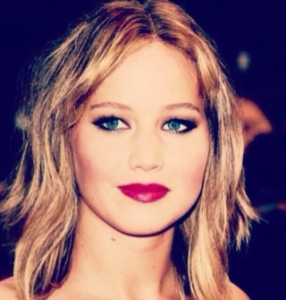 Huge THG & JLaw Fan! She's beautiful, funny and incredibly talented. Simply perfect! #Lawsbian #Tribute