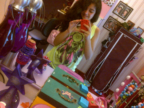 Hey there ! Follow me ill follow u back bbe 3