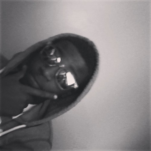 Im jus tyna get my name out there so follow me everyone...