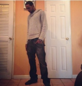U tryna find me, I'm prolly wit YG Que tu haces? Can u teach me how to Douglas ?