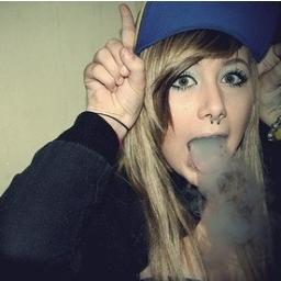 Ame sem medo,viva intensamente afinal a vida é curta demais!  Se gosta desse twitter segue se não só olha :) sdv bj u.u