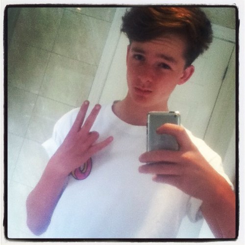 i'm in your house. 2786ffd7. follow me on instagram - callumglenn