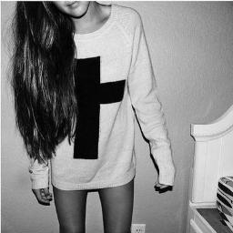 I'M GONNA BE THE SKINNIEST BITCH YOU'VE EVER SEEN. So young, so fragile, so... unhappy. http://t.co/XjTAHaUruY